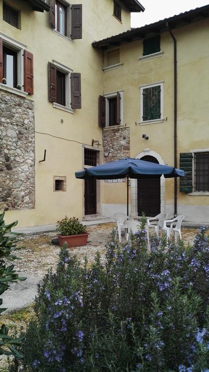 Agriturismo Licensi Del Bresa Villa Monzambano Exterior photo